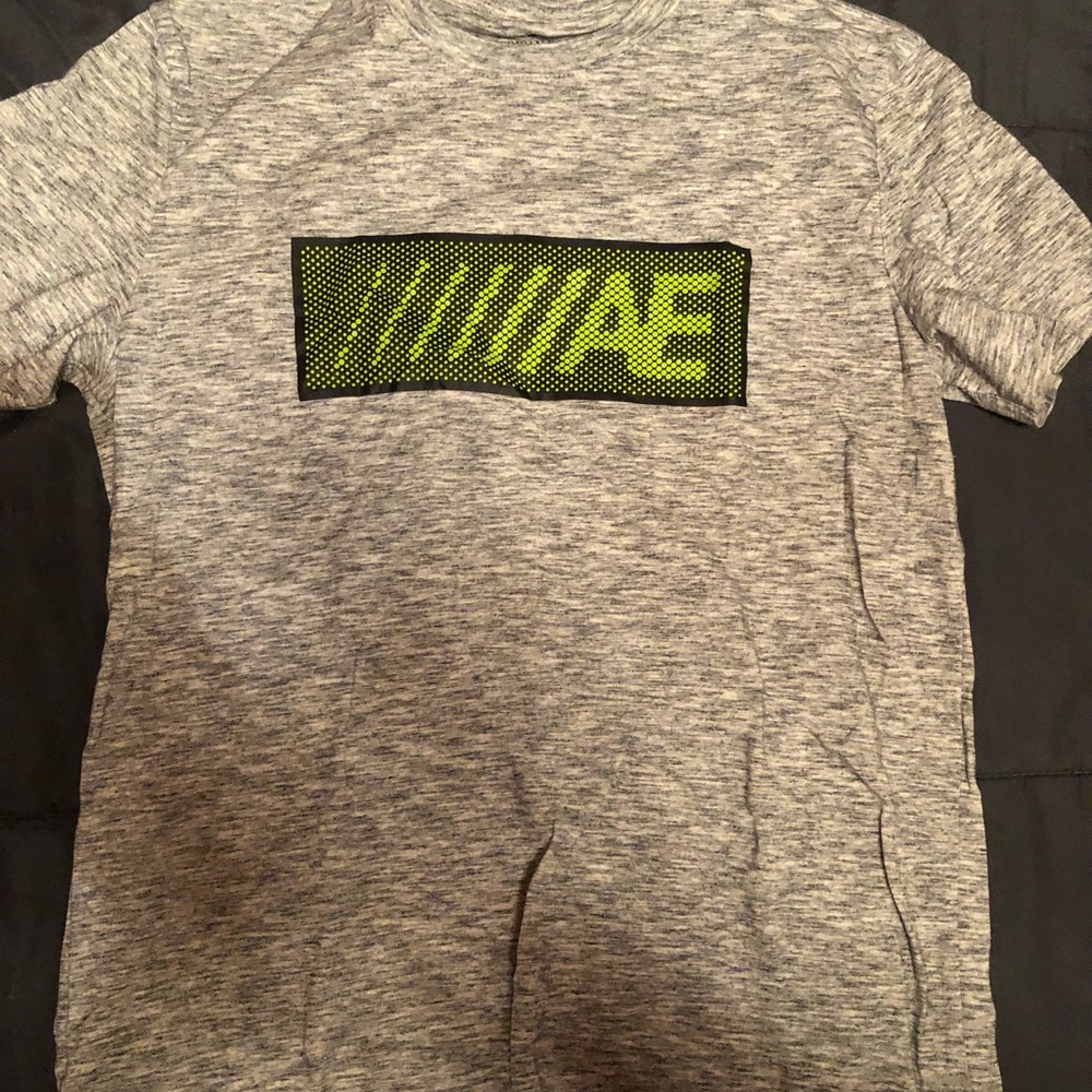 Mens medium American Eagle tshirt.